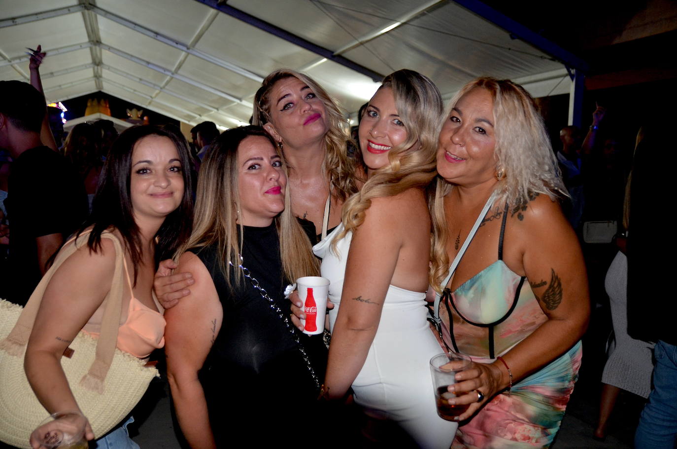 El ferial de Huétor Vega brinda y perrea