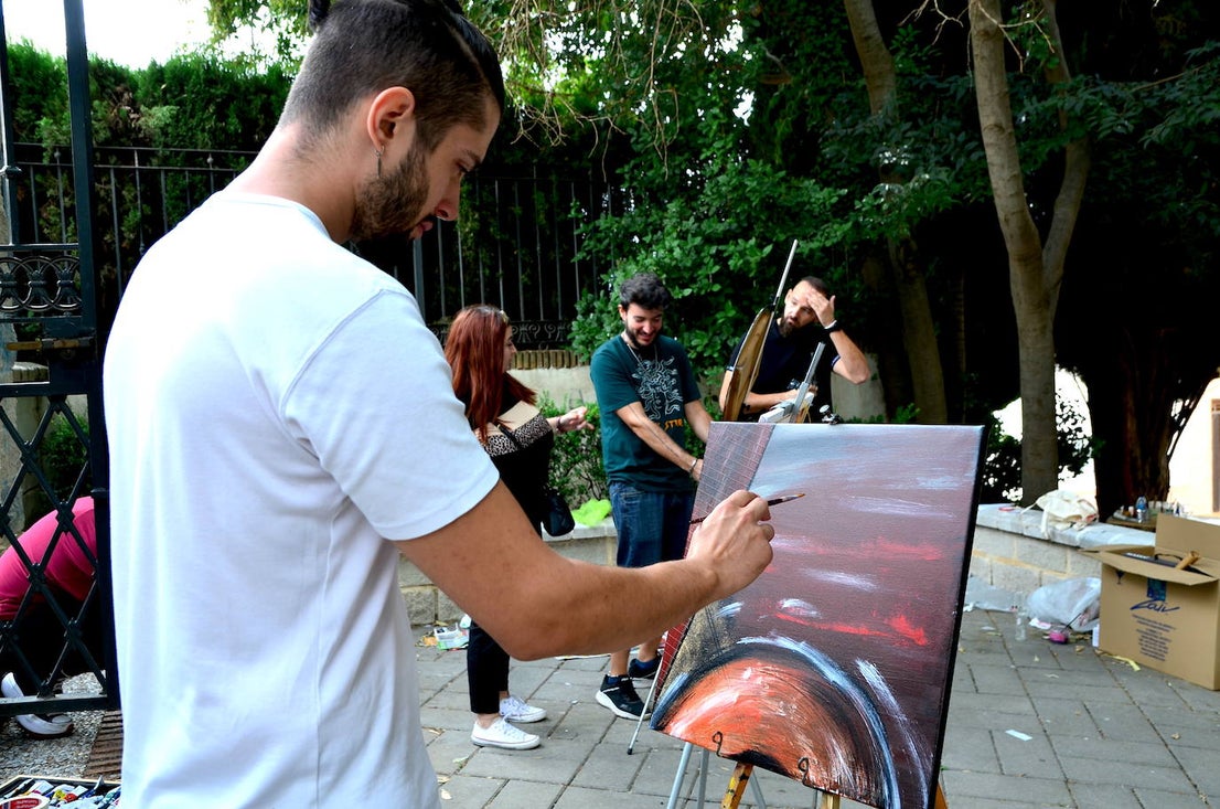 Así ha sido la quinta edición del concurso de pintura rápida abstracta de Huétor Vega