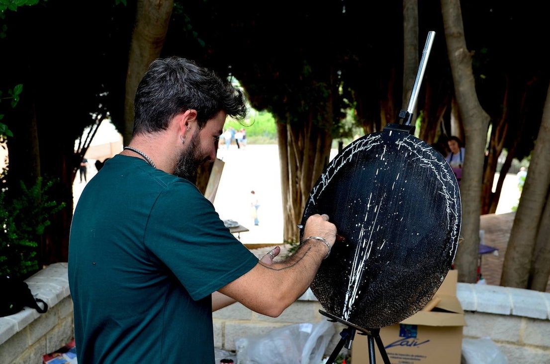 Así ha sido la quinta edición del concurso de pintura rápida abstracta de Huétor Vega
