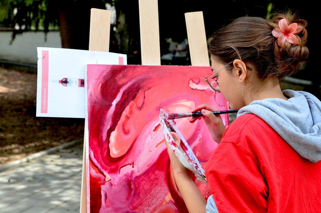 Así ha sido la quinta edición del concurso de pintura rápida abstracta de Huétor Vega