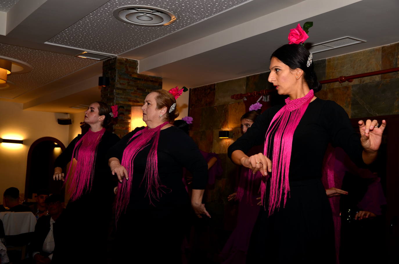 Cena, baile y canción de autor en San Miguel de Huétor Vega