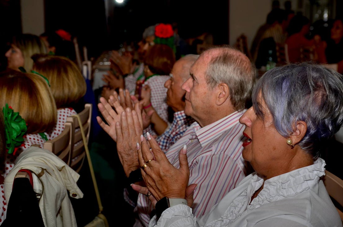 Cena, baile y canción de autor en San Miguel de Huétor Vega