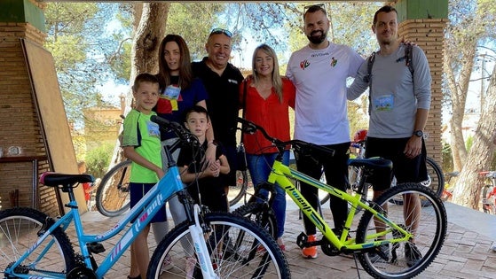Barbacoa sobre ruedas en el Parque de los Pinos de Huétor Vega