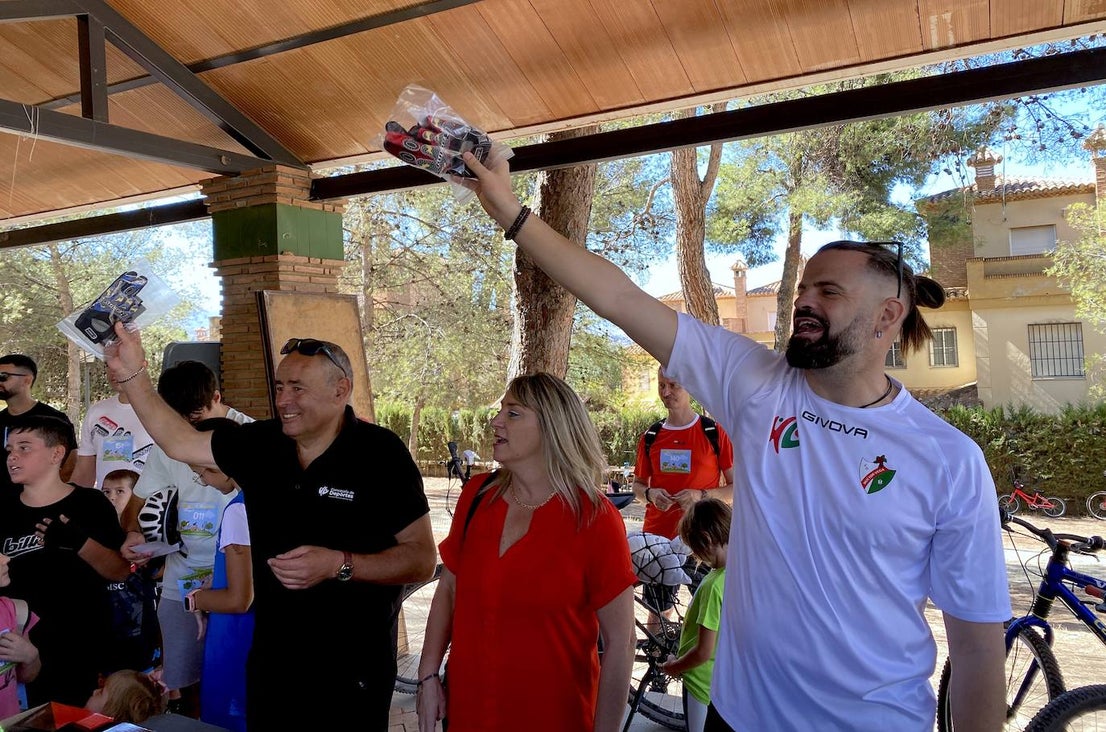 Barbacoa sobre ruedas en el Parque de los Pinos de Huétor Vega