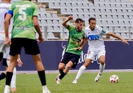 La lluvia ayudó a imprimir velocidad al partido en el Nuevo Estadio La Victoria.