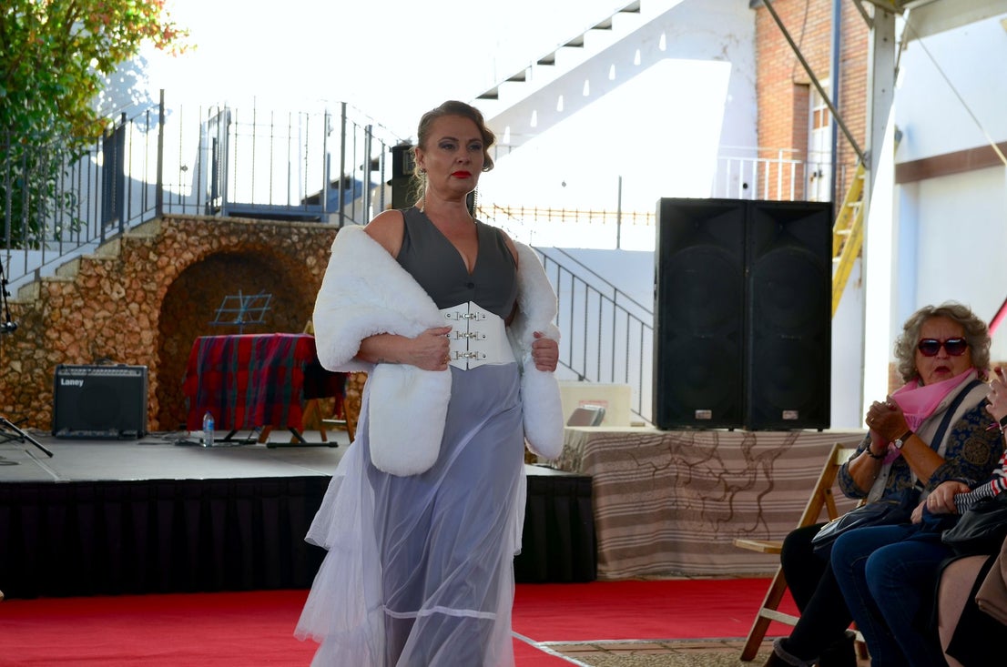El comercio local de Huétor Vega desfila en su alfombra roja