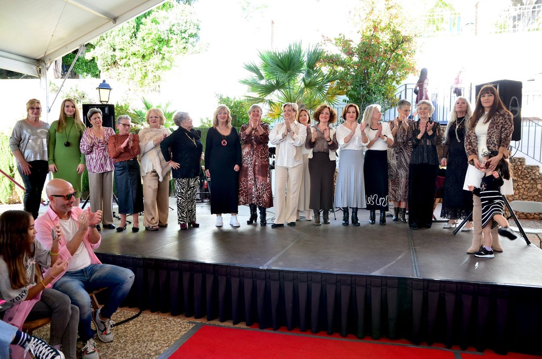 El comercio local de Huétor Vega desfila en su alfombra roja