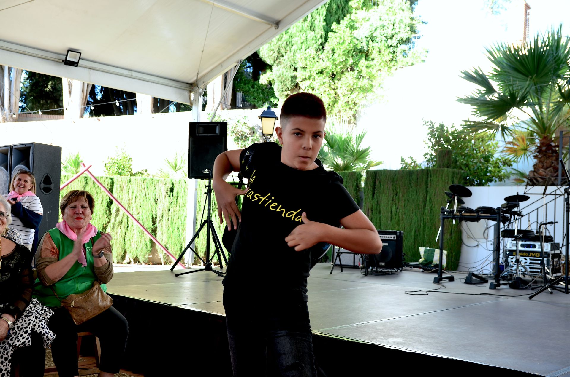 El comercio local de Huétor Vega desfila en su alfombra roja