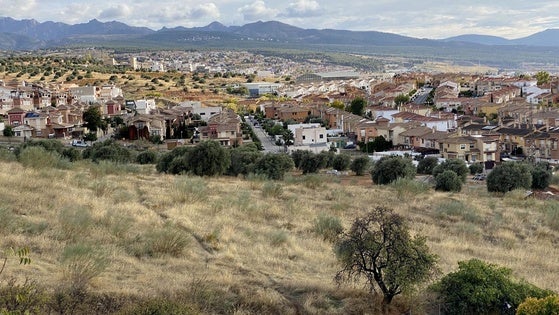 Recogen más de quinientas firmas contra una urbanización en Huétor Vega