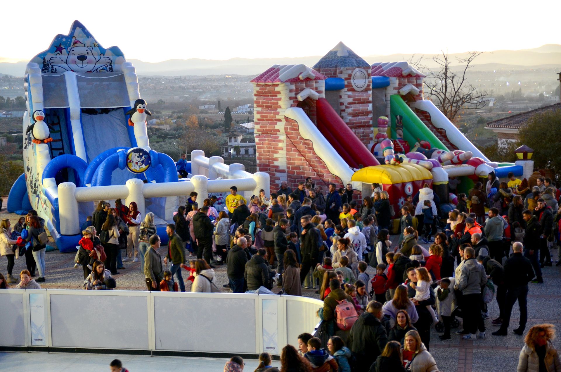 Huétor Vega, una pista de patinaje y la puesta de sol