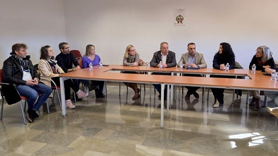 Los Servicios Sociales Comunitarios de Huétor Vega reciben la visita del presidente de Diputación