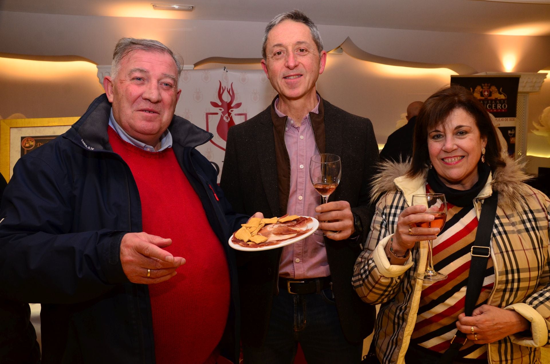 Así es el ambiente en las trigésimas Jornadas del Vino, Jamón y Chacinas de Huétor Vega