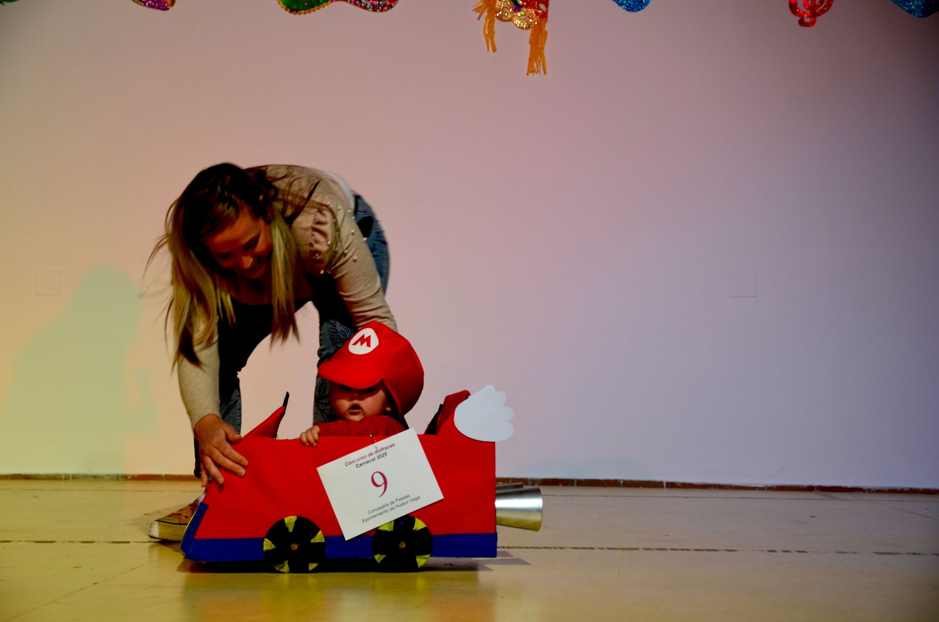 Tarde de disfraces y chirigota en Huétor Vega