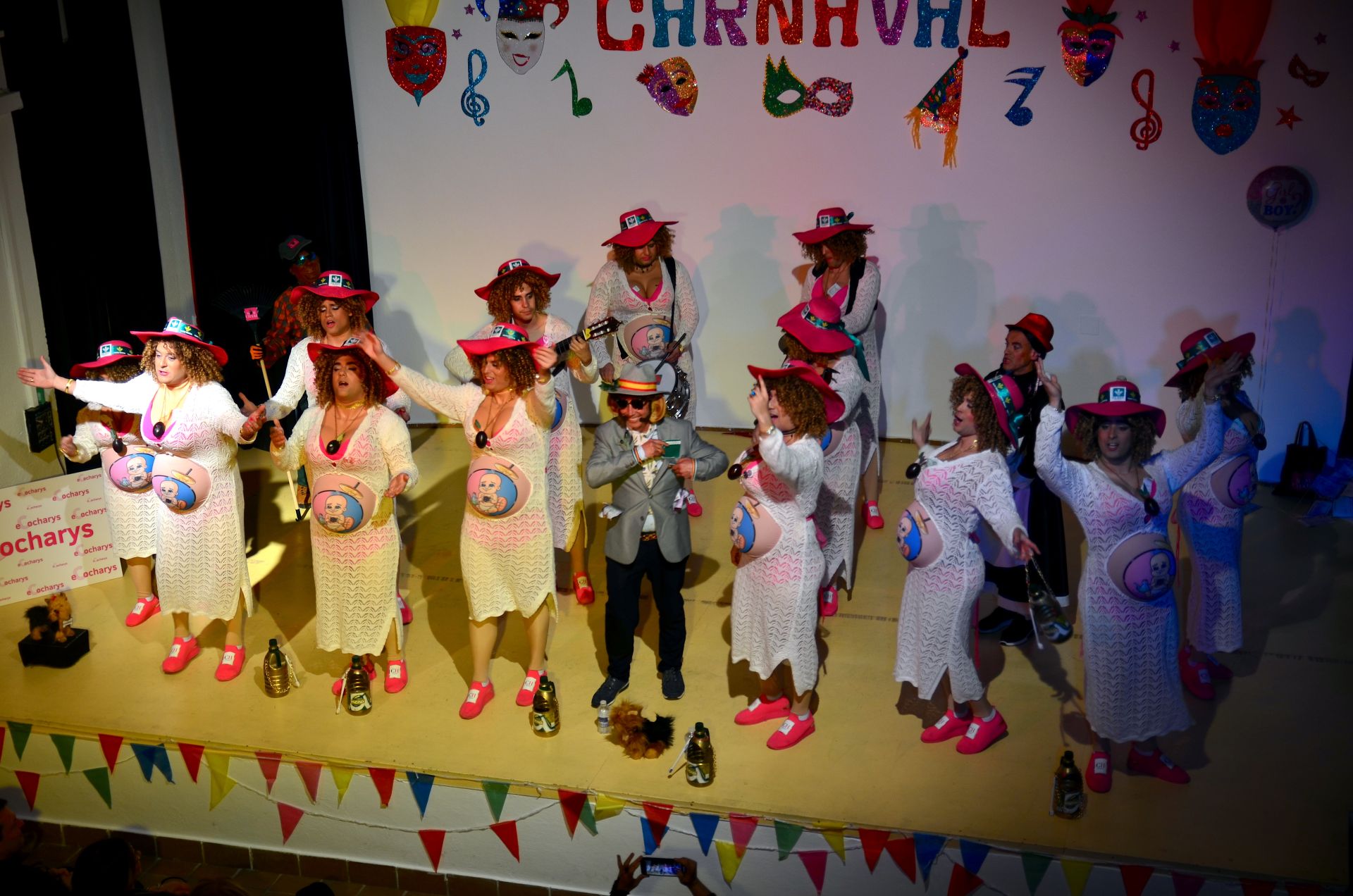 Tarde de disfraces y chirigota en Huétor Vega