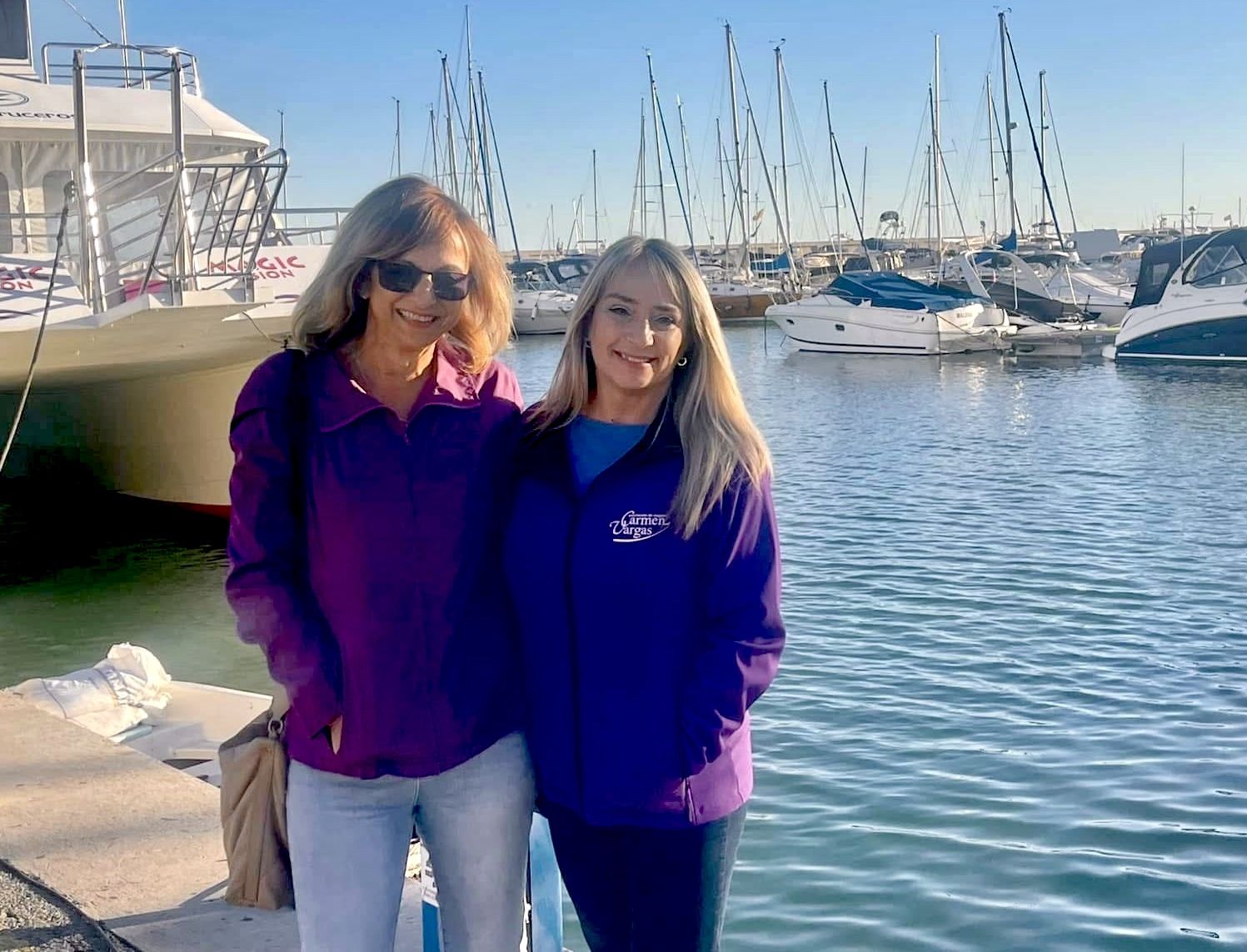 Gracia, con Carolina Higueras en una actividad de la Asociación de Mujeres Carmen Vargas.