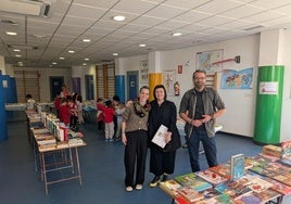Visita de la concejala de Educación, Olga Calvente, y el edil de Cultura, Ángel Moreno.