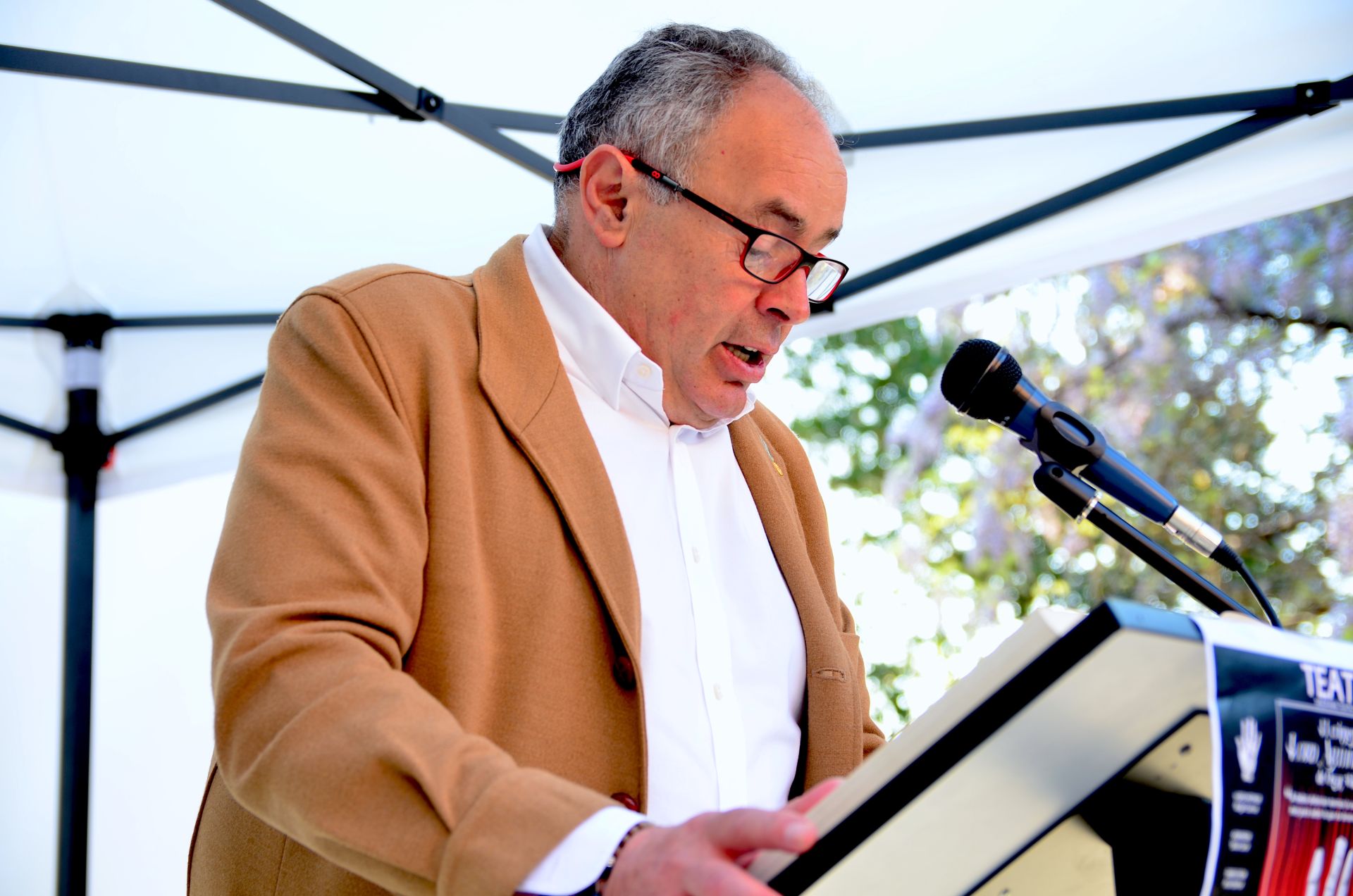 Huétor Vega lee 'El Quijote' en el Carmen de San Rafael