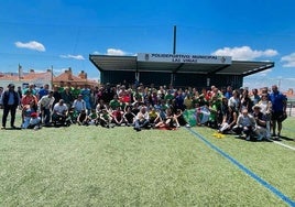 Foto de final de temporada del CD Huétor Vega, este domingo en el Municipal Las Viñas.
