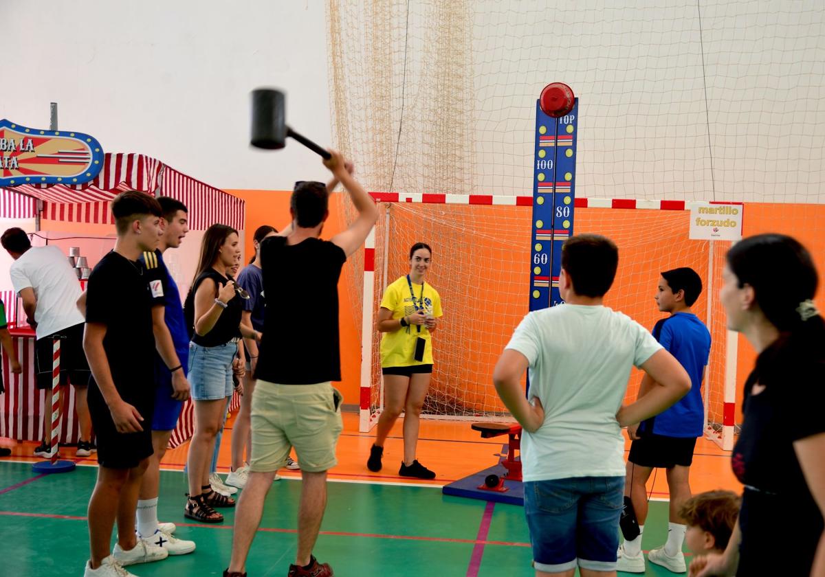 Diversión en la clausura de las escuelas deportivas municipales de Huétor Vega.