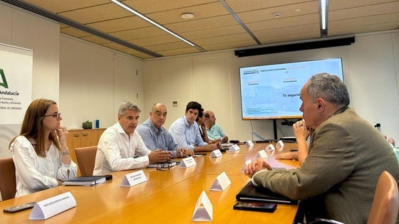 Cosmenbus gestiona desde ahora el servicio de transporte entre Huétor Vega y Granada