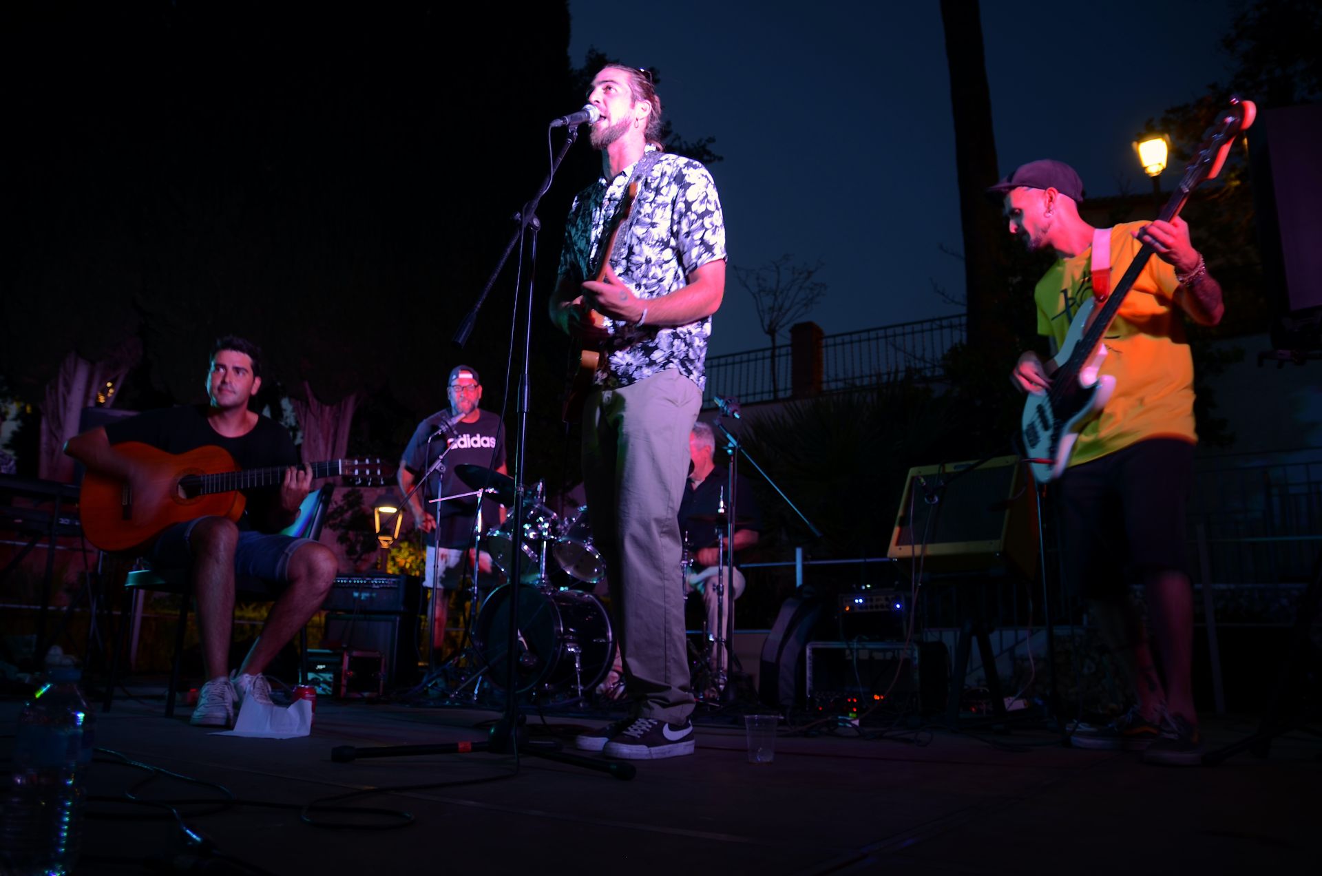 Músicos y artesanos unen fuerzas solidarias en Huétor Vega