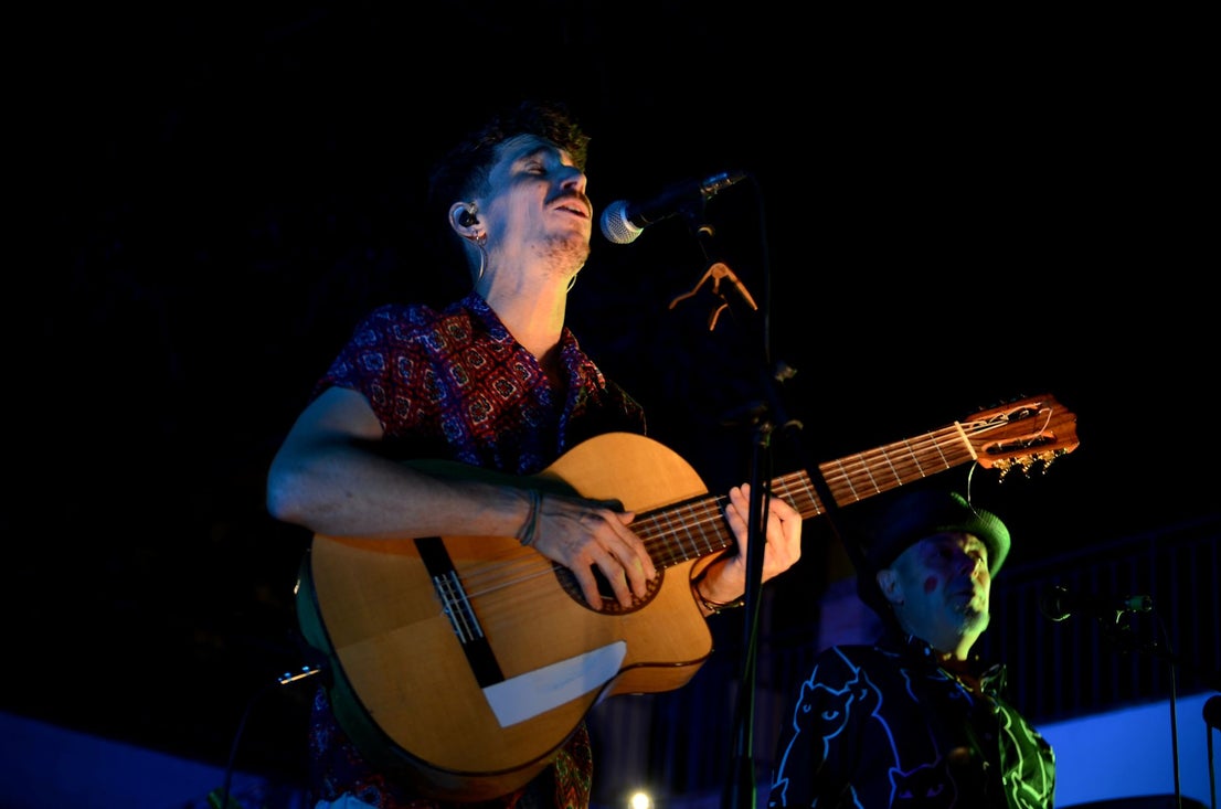 Músicos y artesanos unen fuerzas solidarias en Huétor Vega