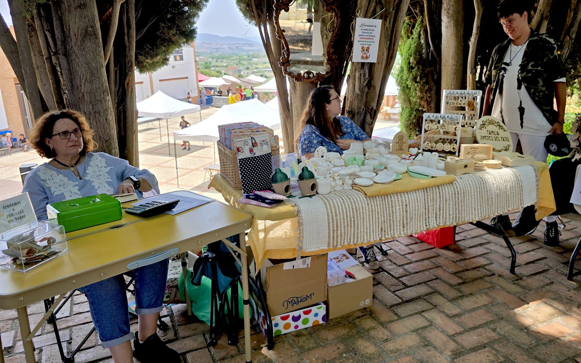 Músicos y artesanos unen fuerzas solidarias en Huétor Vega