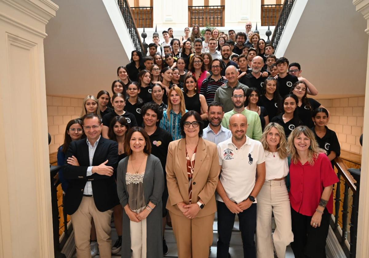 El IES Los Neveros homenajea con otros siete institutos a Carlos Cano