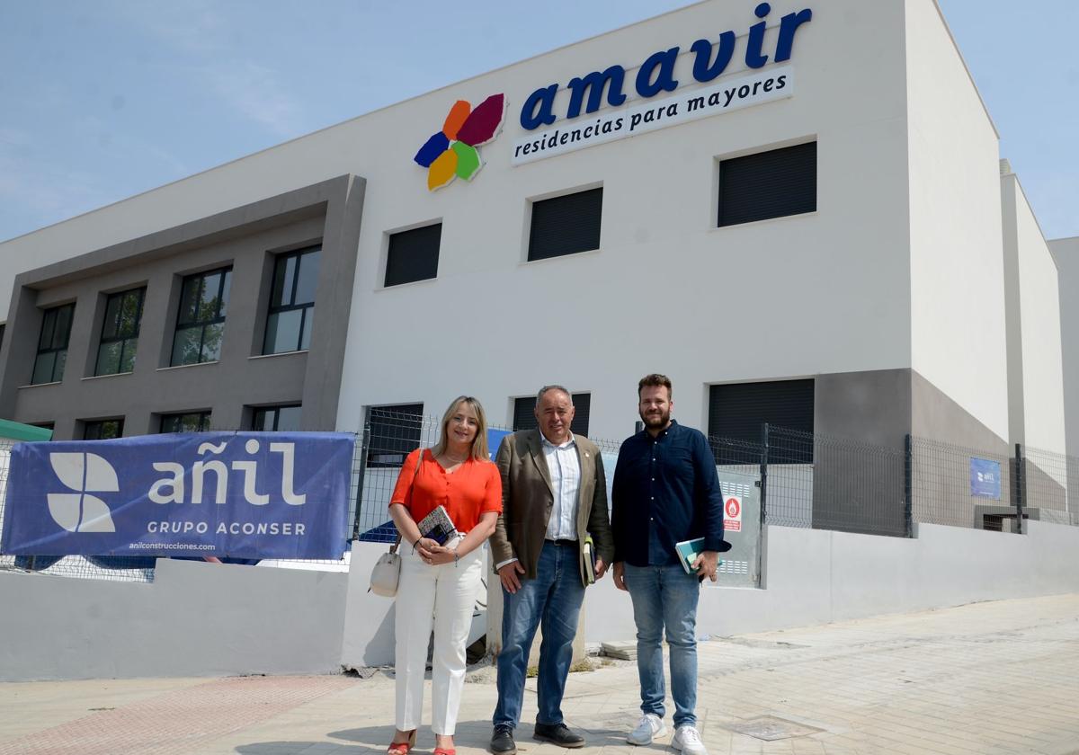 El equipo de gobierno de Huétor Vega visita las instalaciones.