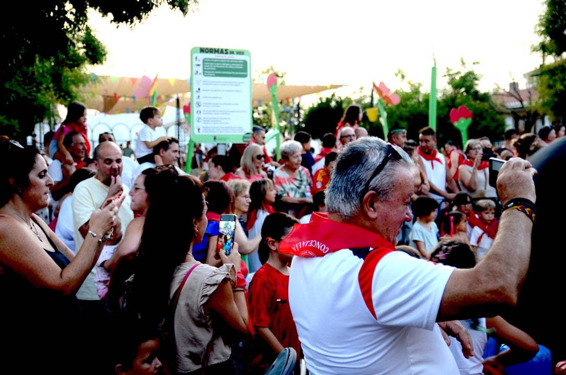 Encuéntrate en el 'encierro de toros' familiar de Huétor Vega