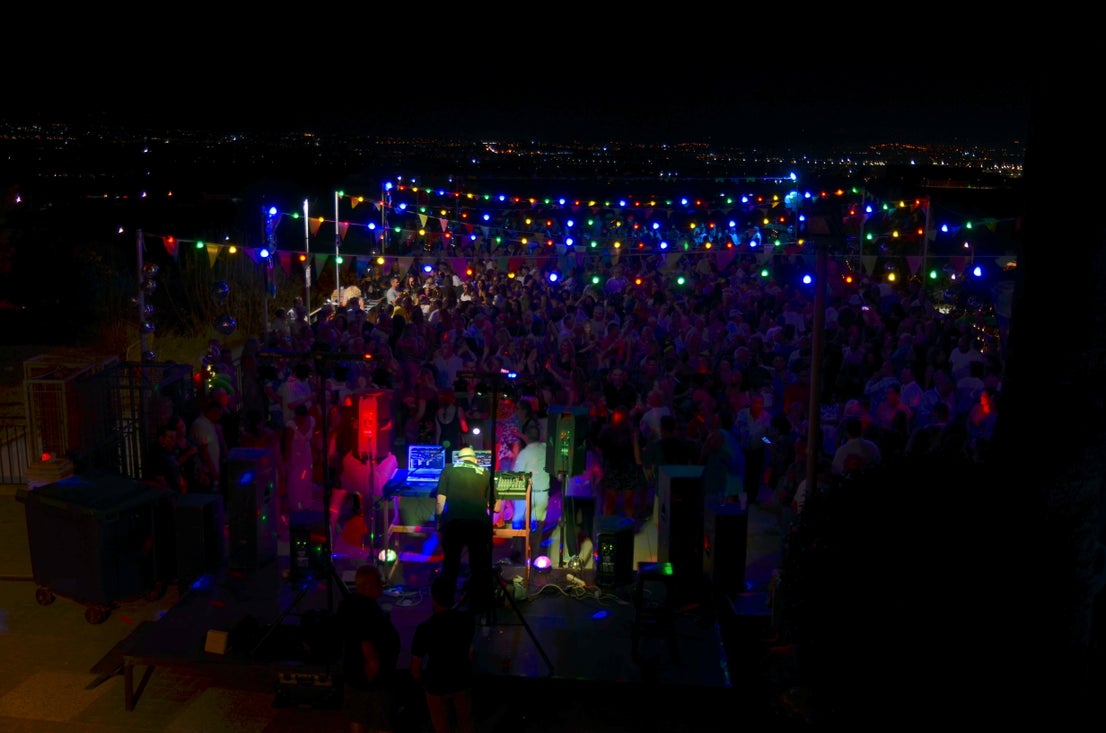 Fiesta 'ochentera' en Huétor Vega