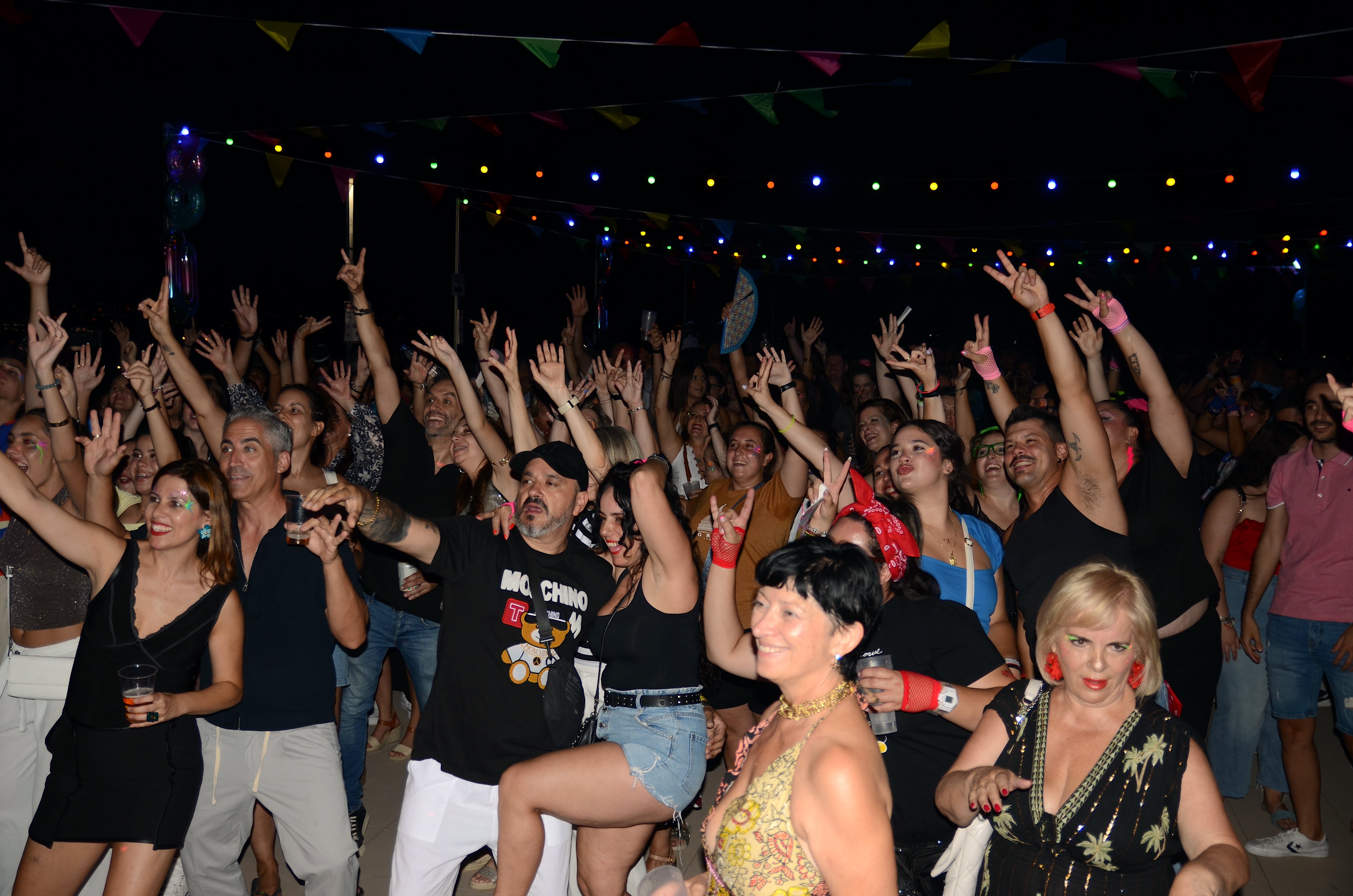 Fiesta 'ochentera' en Huétor Vega