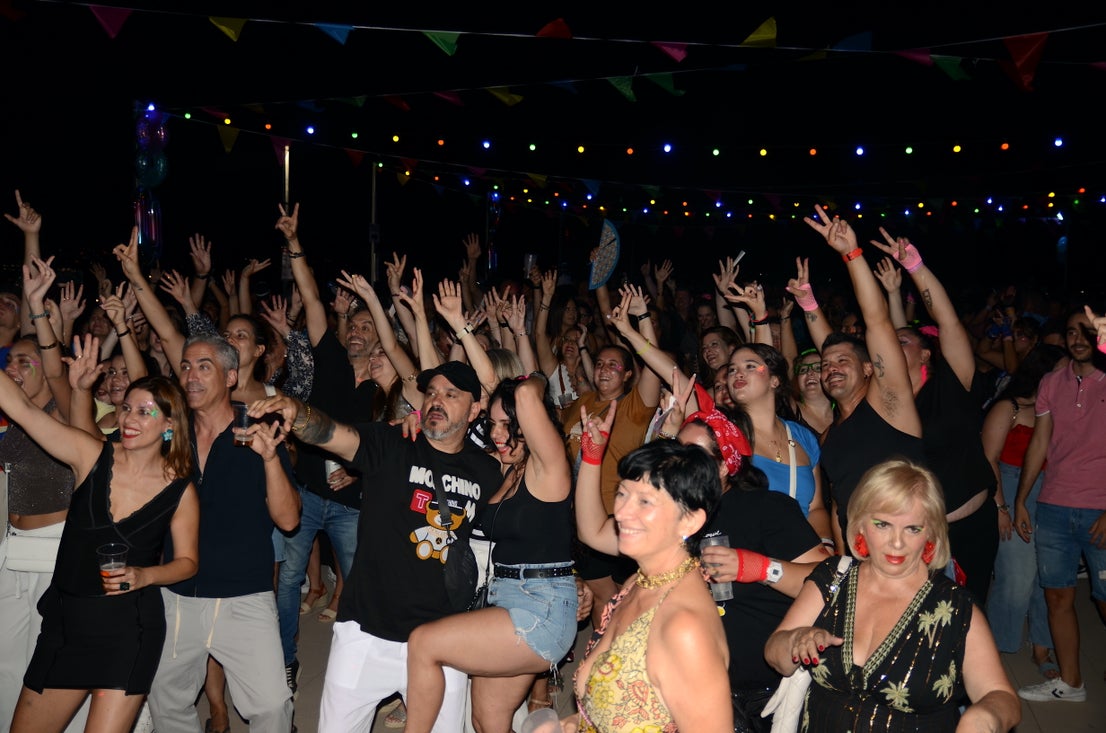 Fiesta 'ochentera' en Huétor Vega