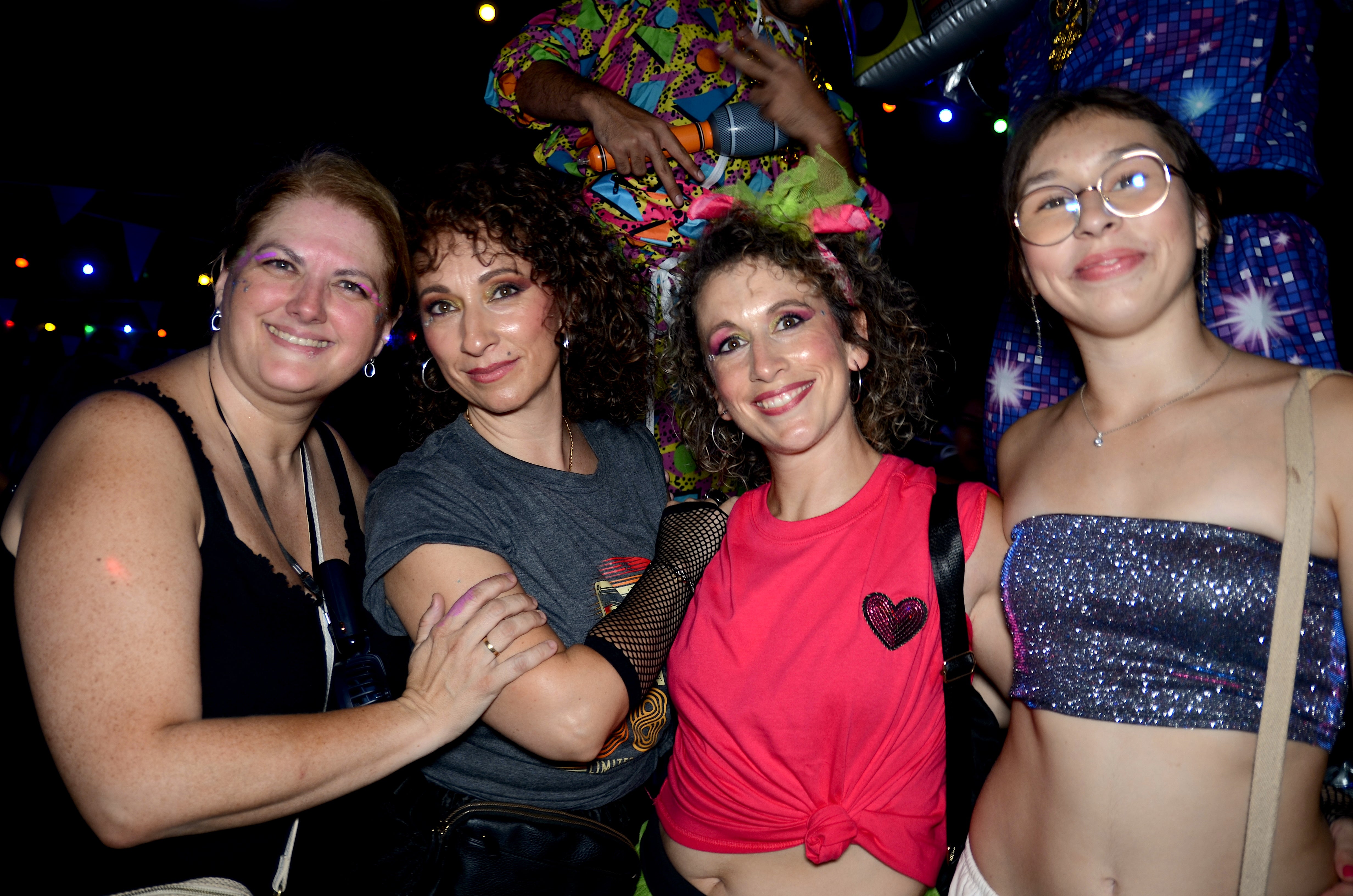 Fiesta &#039;ochentera&#039; en Huétor Vega