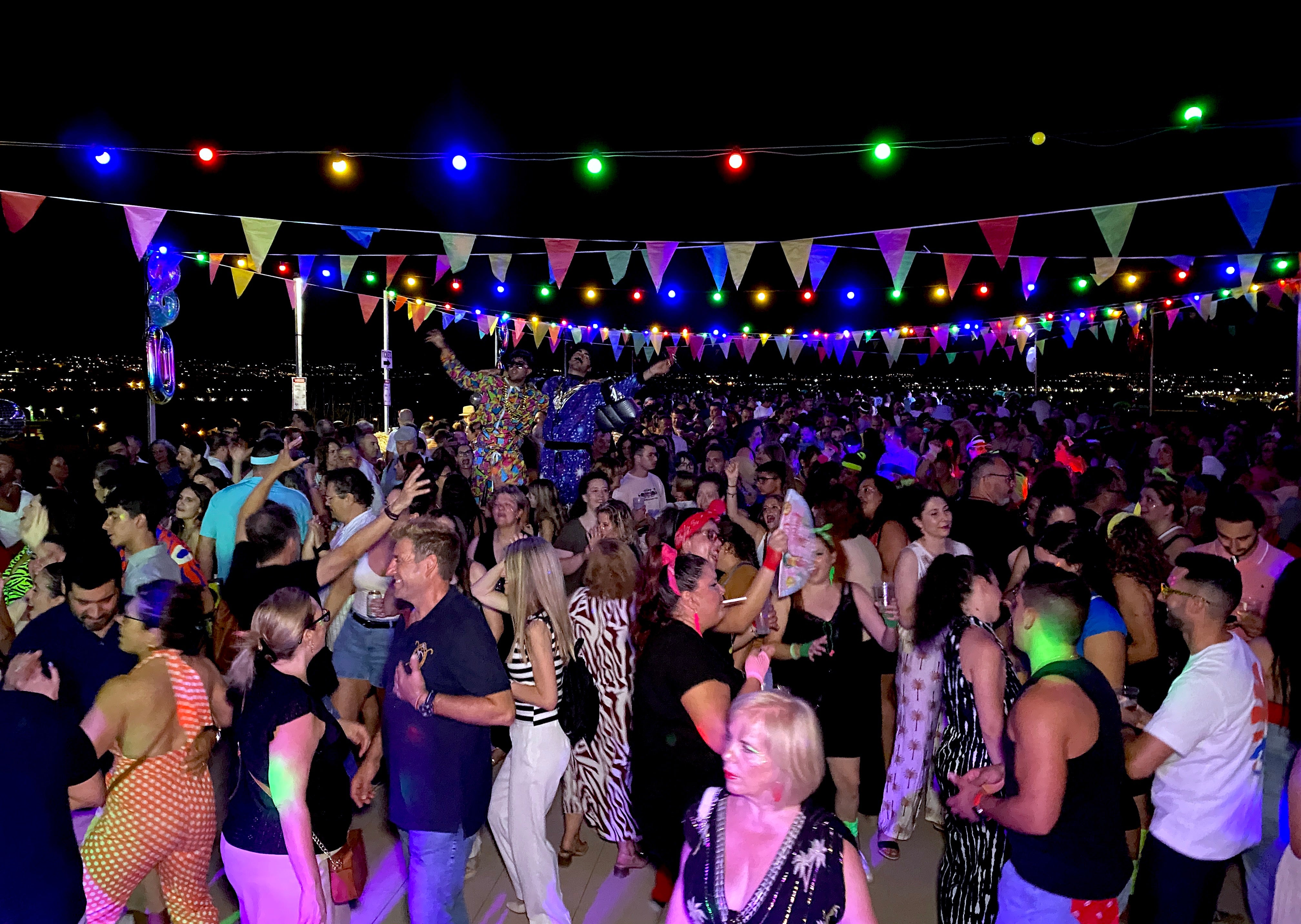 Fiesta &#039;ochentera&#039; en Huétor Vega