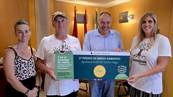 El Ayuntamiento de Huétor Vega entrega su premio de Ecovidrio a Operación Encina