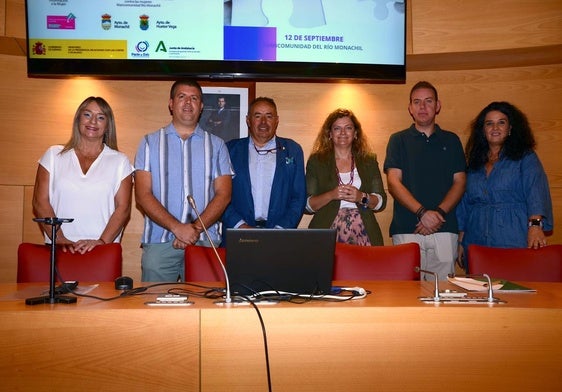 Inauguración de la jornada, esta mañana en el Ayuntamiento de Huétor Vega.