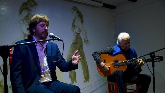 Gregorio Moya y Paco Cortés: un lujo en la peña flamenca de Huétor Vega