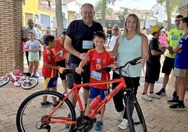 Sorteo de una bicicleta en el Parque de los Pinos.