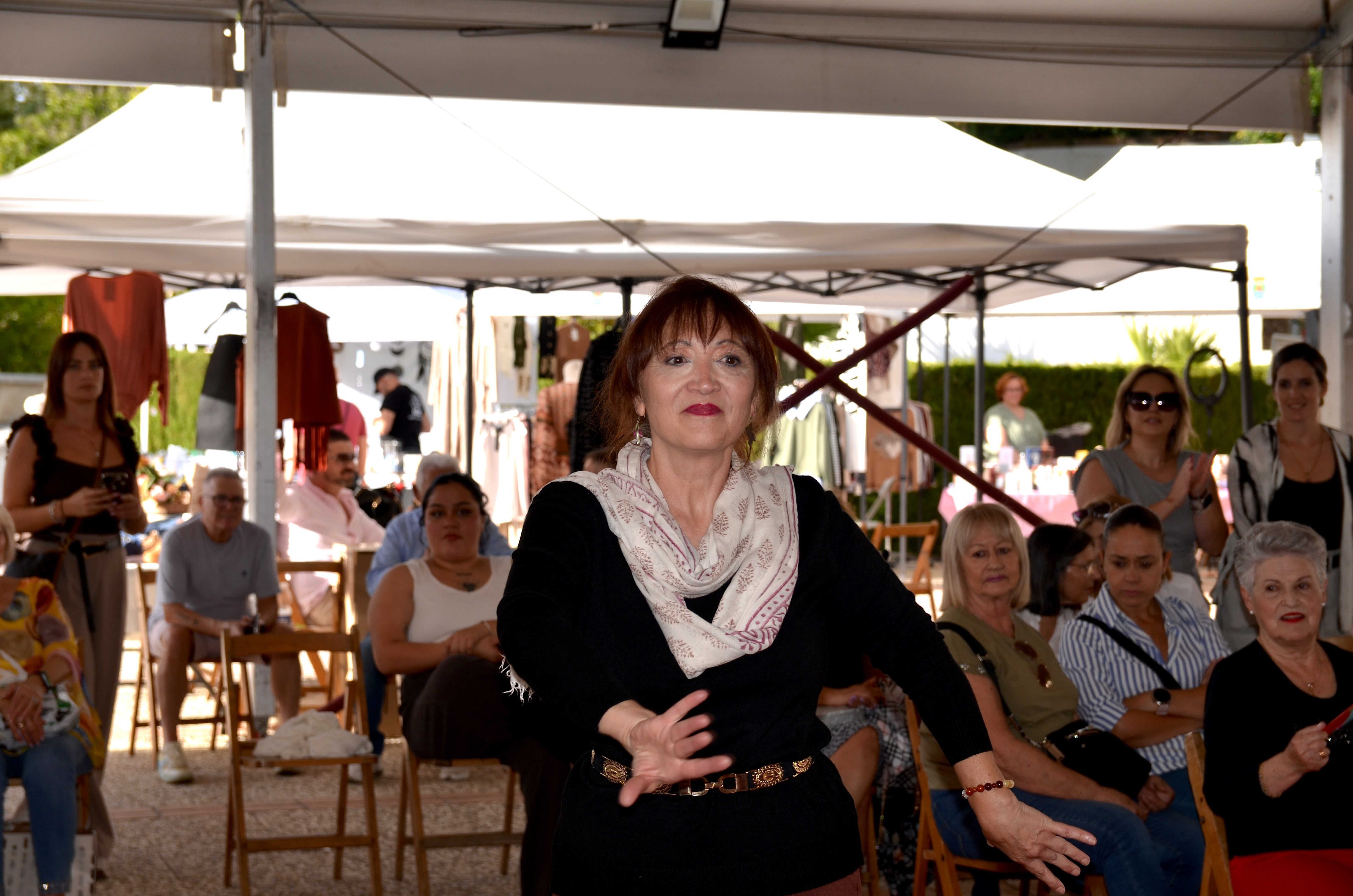 El comercio local desfila en Huétor Vega