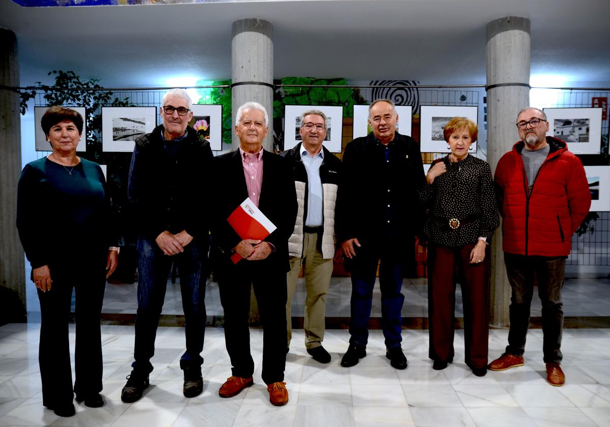 Acto de entrega de premios del certamen de fotografía del club Las Macucas, en Huétor Vega.