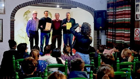 Los escolares de Huétor Vega descubren la historia de la peña flamenca del municipio