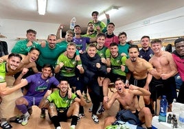 Alegría tras la victoria por la mínima en Torreperogil.