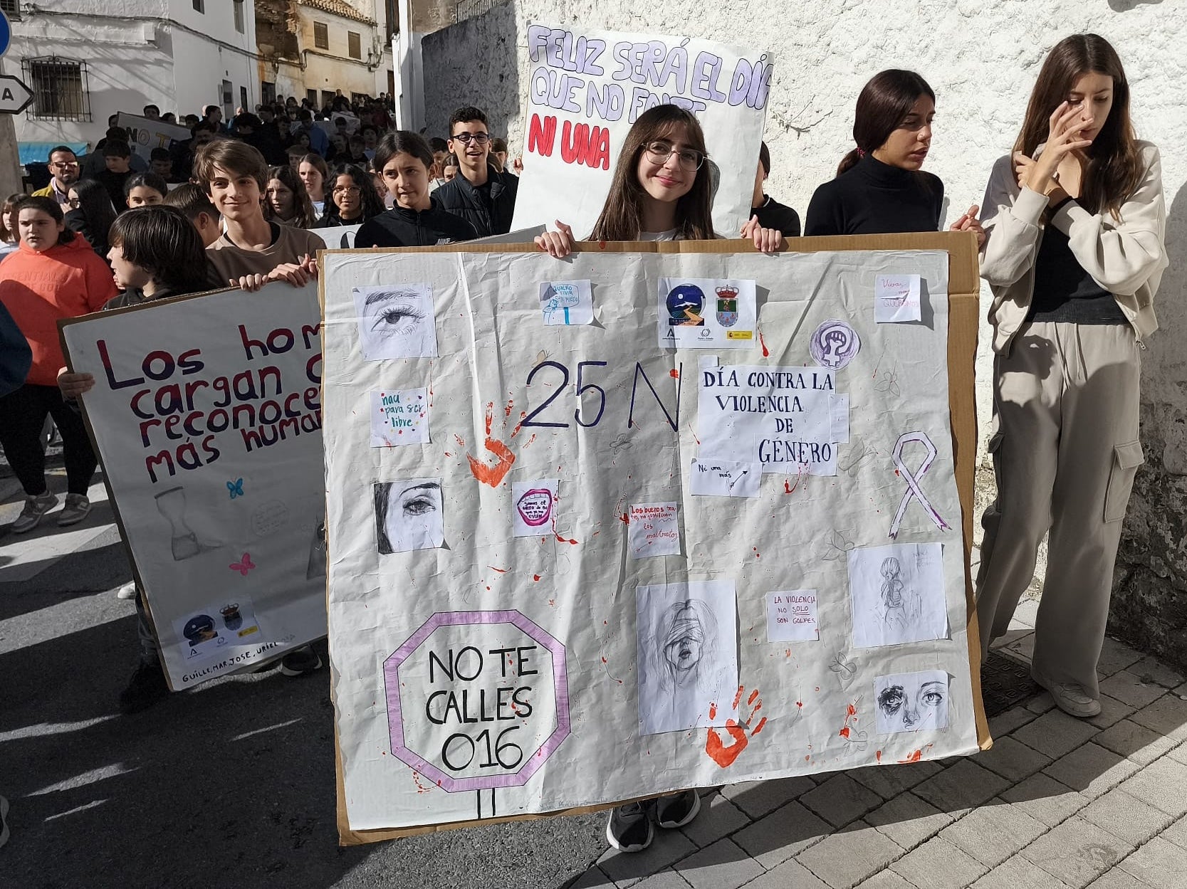 Los centros educativos de Huétor Vega enarbolan la lucha del 25N