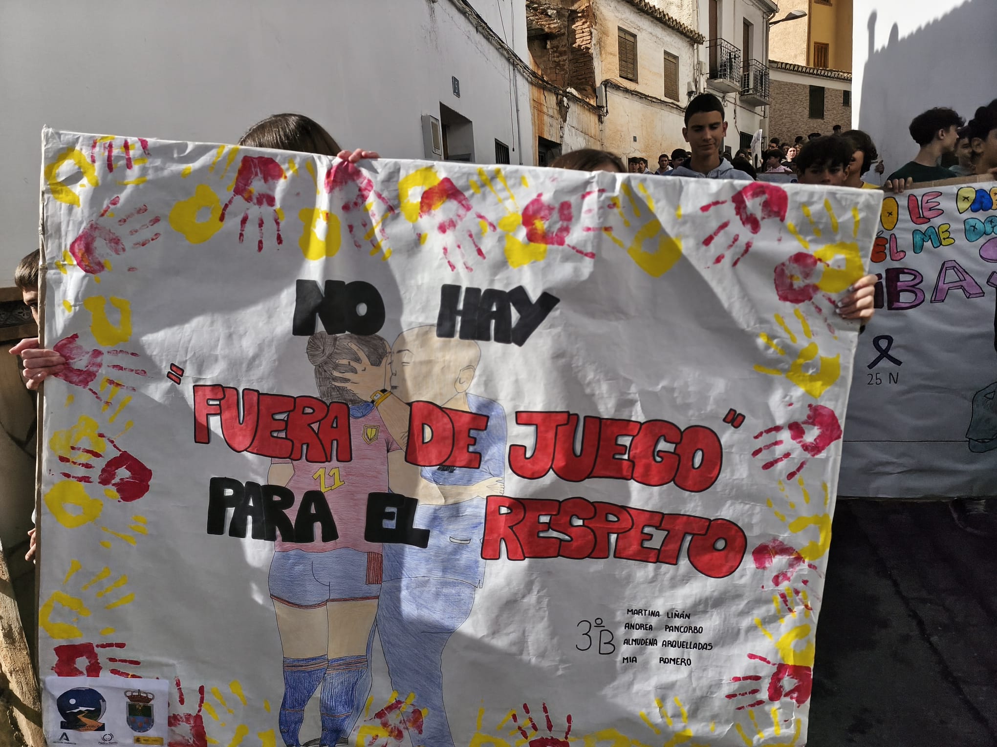 Los centros educativos de Huétor Vega enarbolan la lucha del 25N