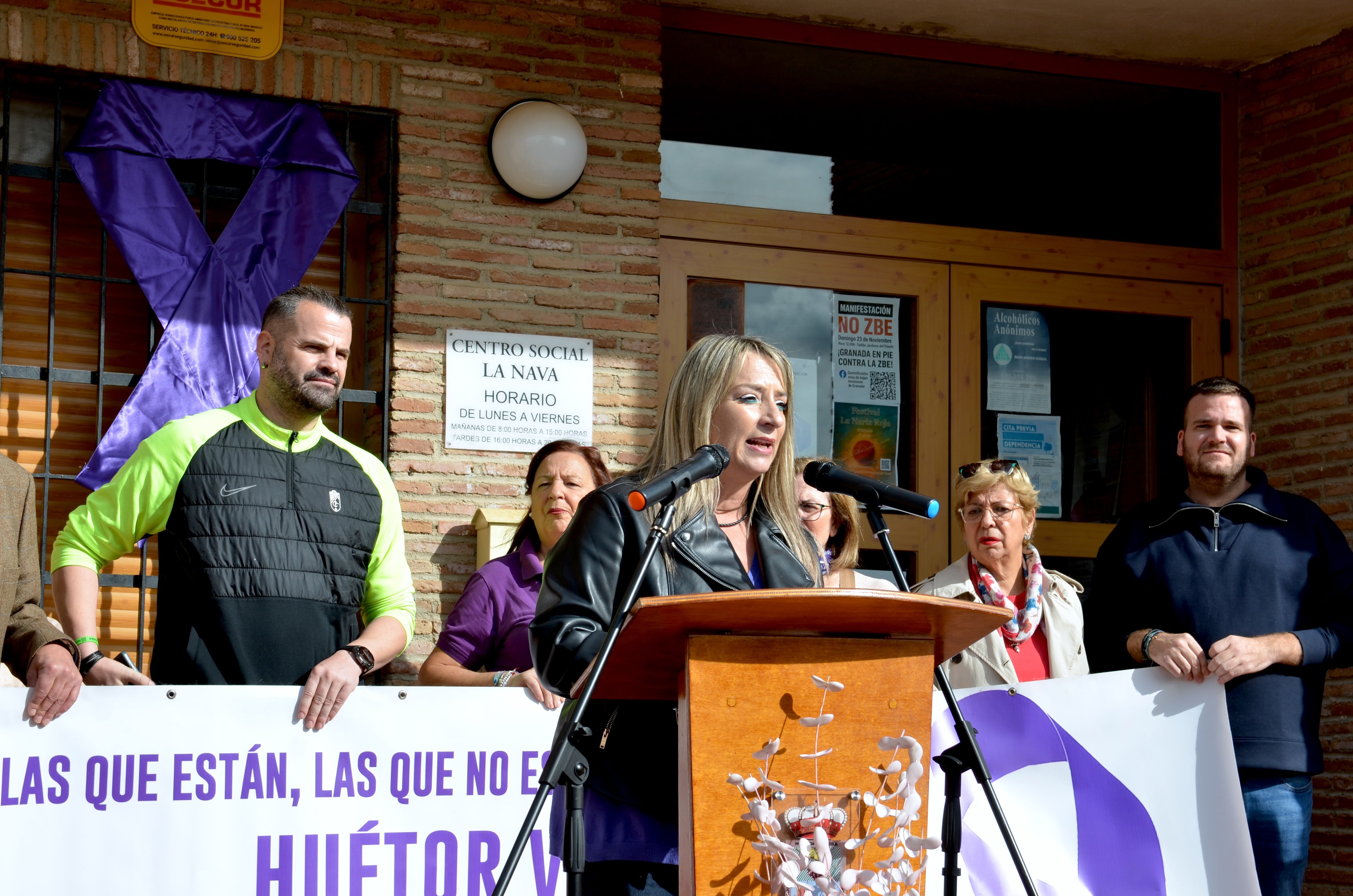 Los centros educativos de Huétor Vega enarbolan la lucha del 25N