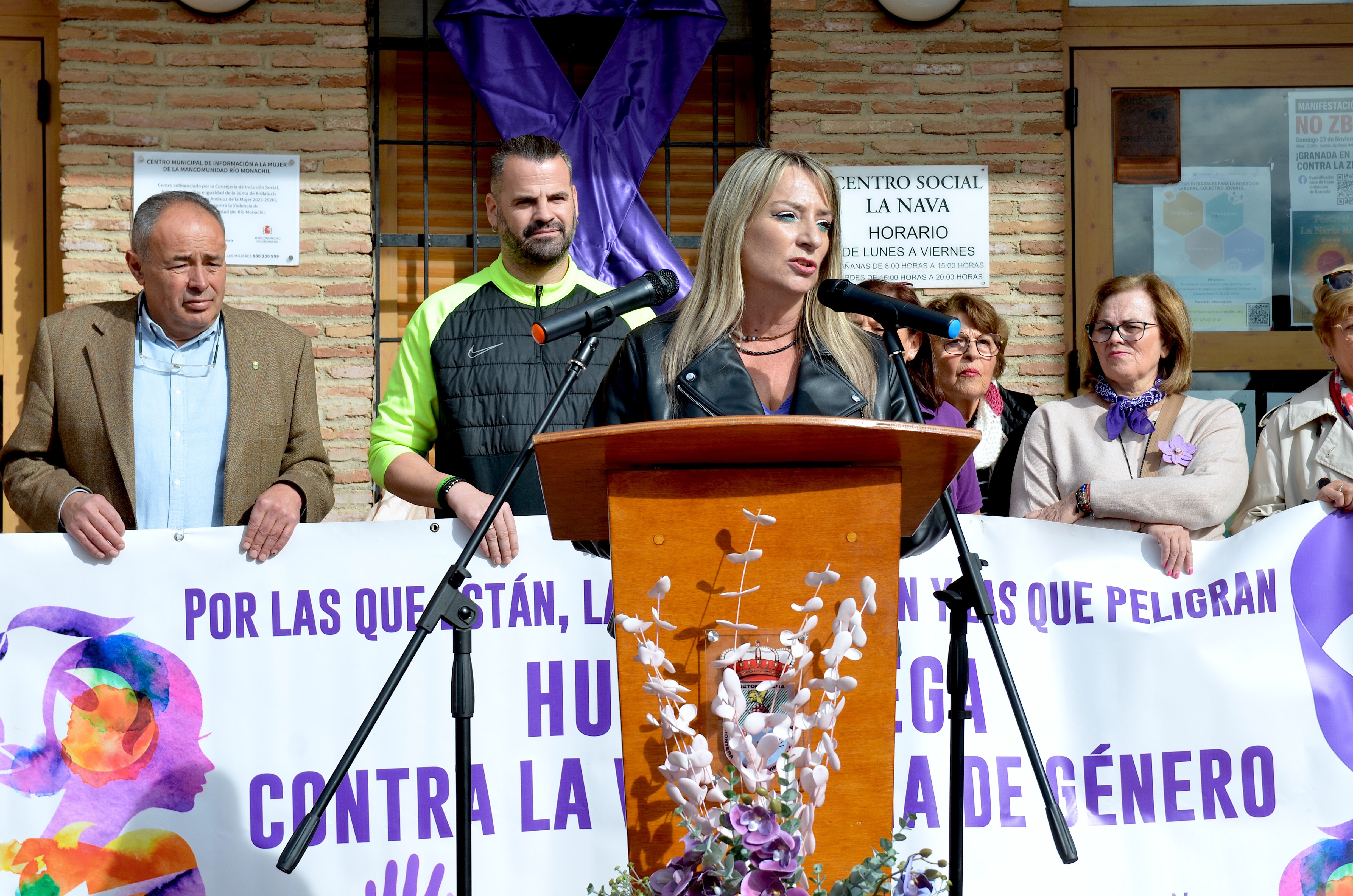 Los centros educativos de Huétor Vega enarbolan la lucha del 25N