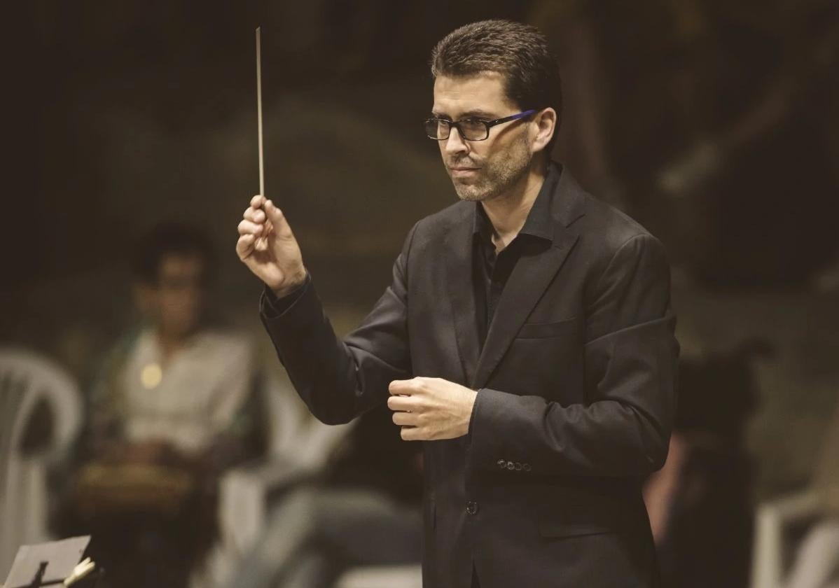 Óscar Musso, con la batuta.