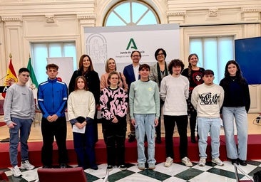 Encuentro de la comunidad educativa en el Salón de Actos de la Delegación del Gobierno en Granada.