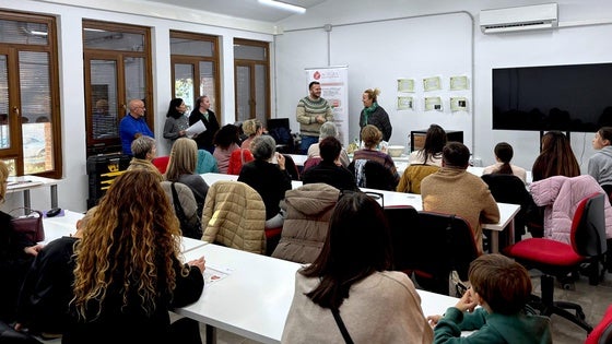 Las personas celíacas de Huétor Vega aprenden a elaborar pan sin gluten
